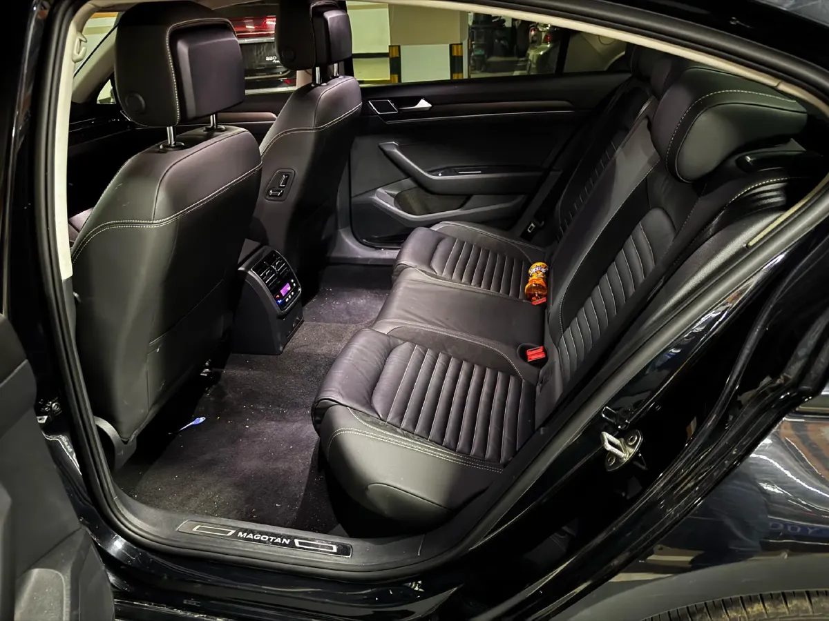 2020 Volkswagen Magotan 2.0T 186HP L4 7DCT,autocango,china used car exporter,china ev exporter,chinese used car exporter,chinese used ev exporter