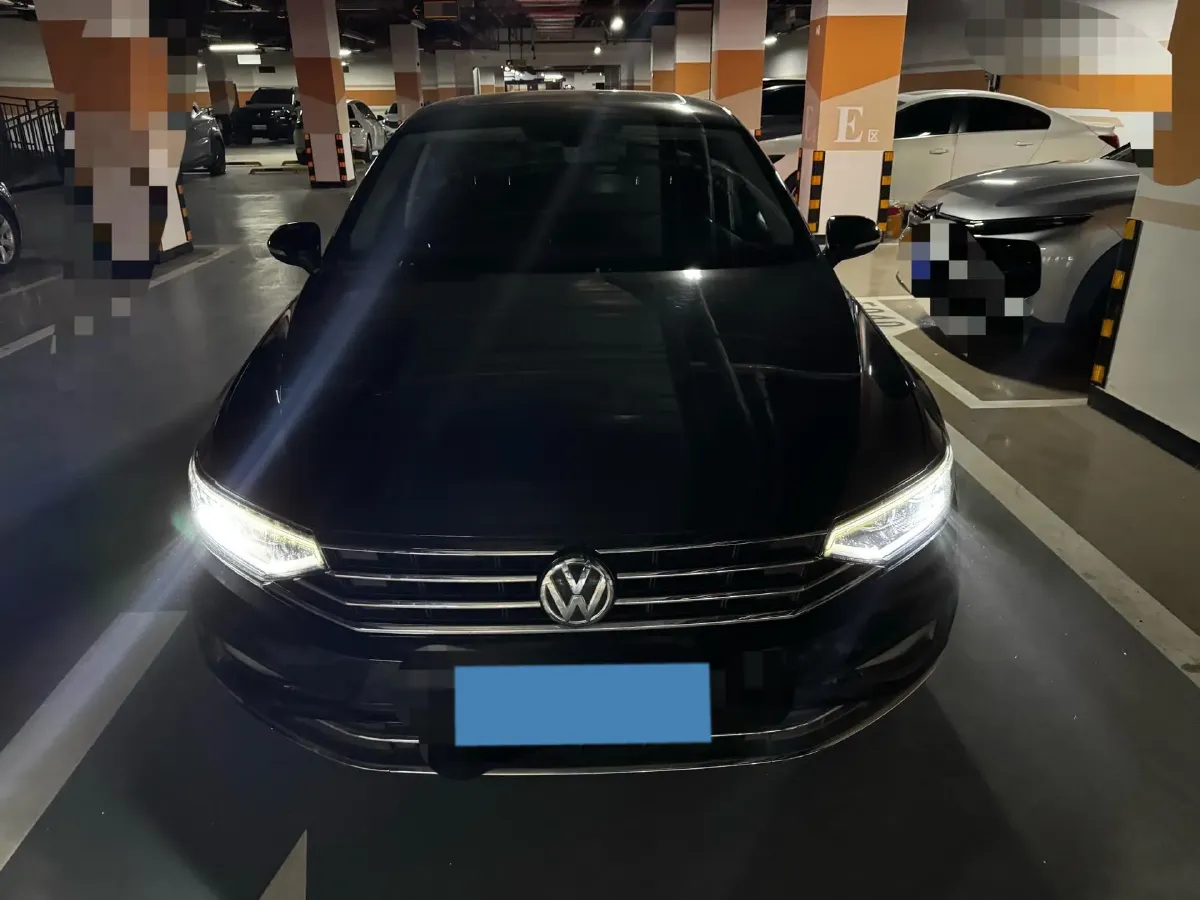 2020 Volkswagen Magotan 2.0T 186HP L4 7DCT,autocango,china used car exporter,china ev exporter,chinese used car exporter,chinese used ev exporter