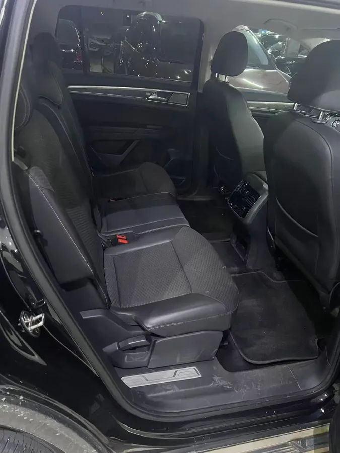 2019 Volkswagen Teramont 2.0T 220HP L4 7DCT,autocango,china used car exporter,china ev exporter,chinese used car exporter,chinese used ev exporter