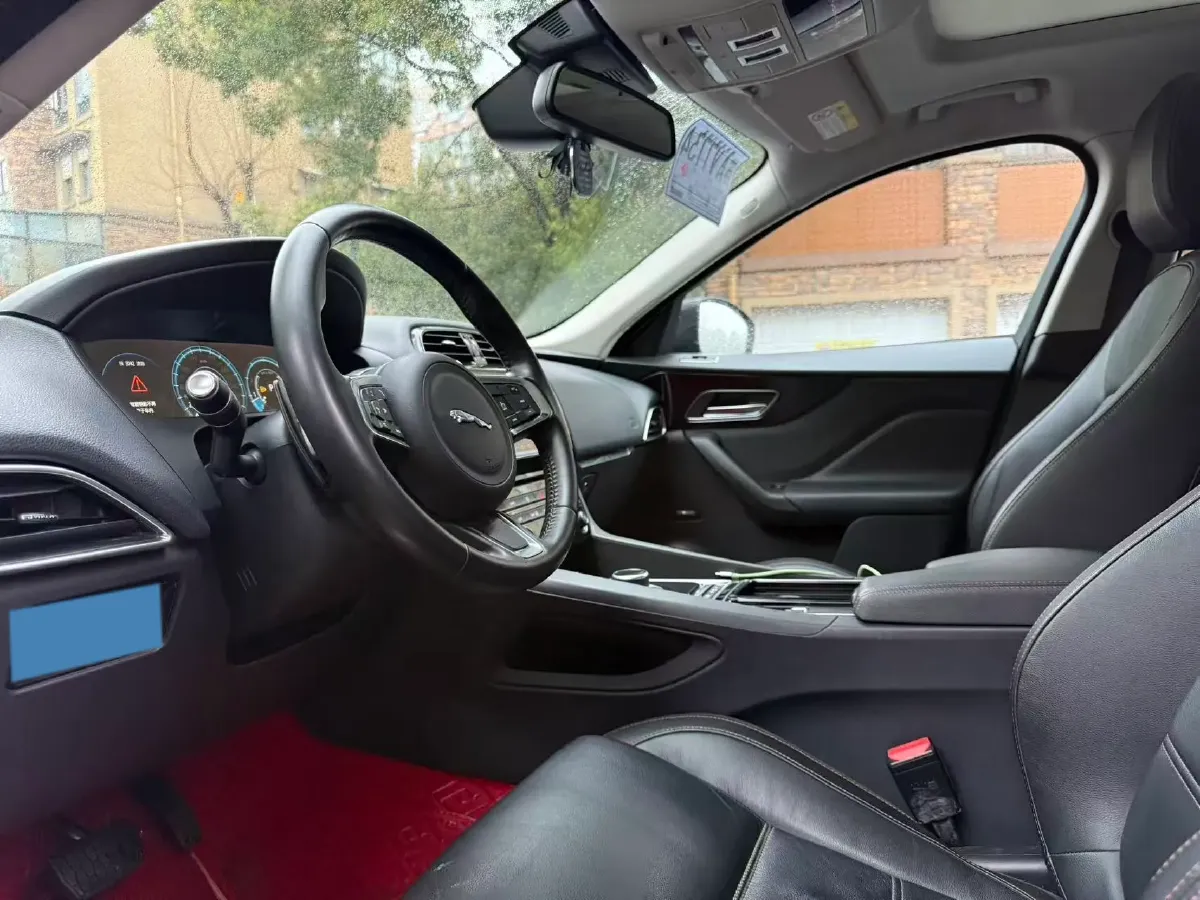 2018 Jaguar F-PACE 2.0T 250HP L4 8AT,autocango,china used car exporter,china ev exporter,chinese used car exporter,chinese used ev exporter