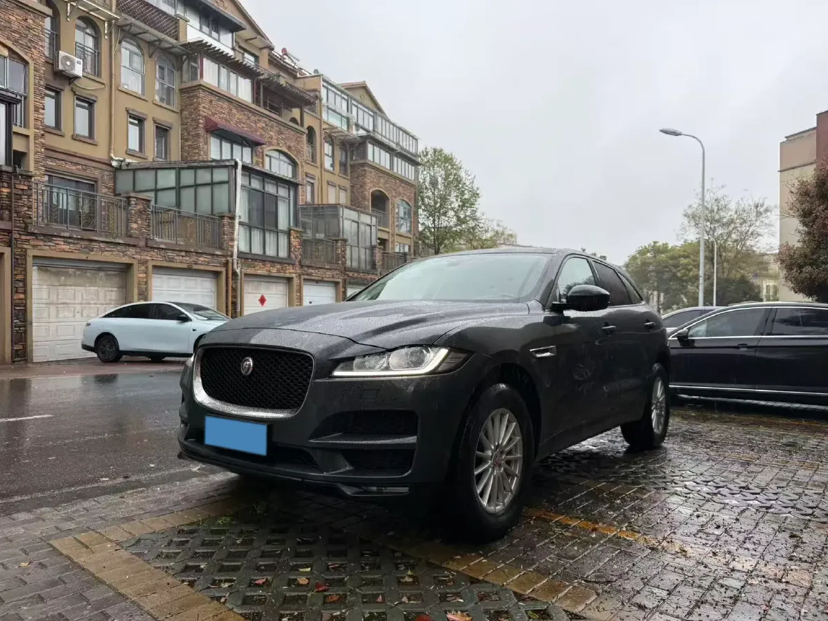 2018 Jaguar F-PACE 2.0T 250HP L4 8AT,autocango,china used car exporter,china ev exporter,chinese used car exporter,chinese used ev exporter