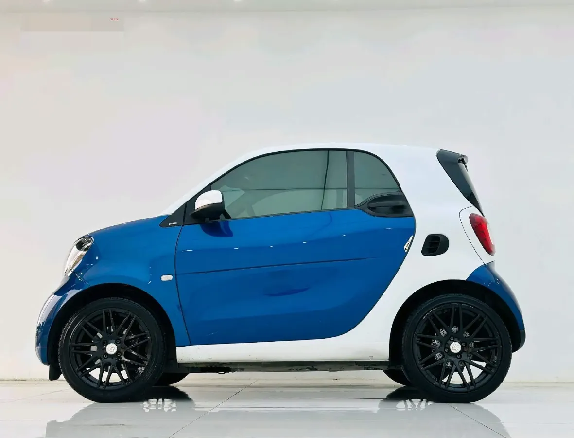 2019 Smart smart fortwo 0.9T 90HP L3 6DCT,autocango,china used car exporter,china ev exporter,chinese used car exporter,chinese used ev exporter