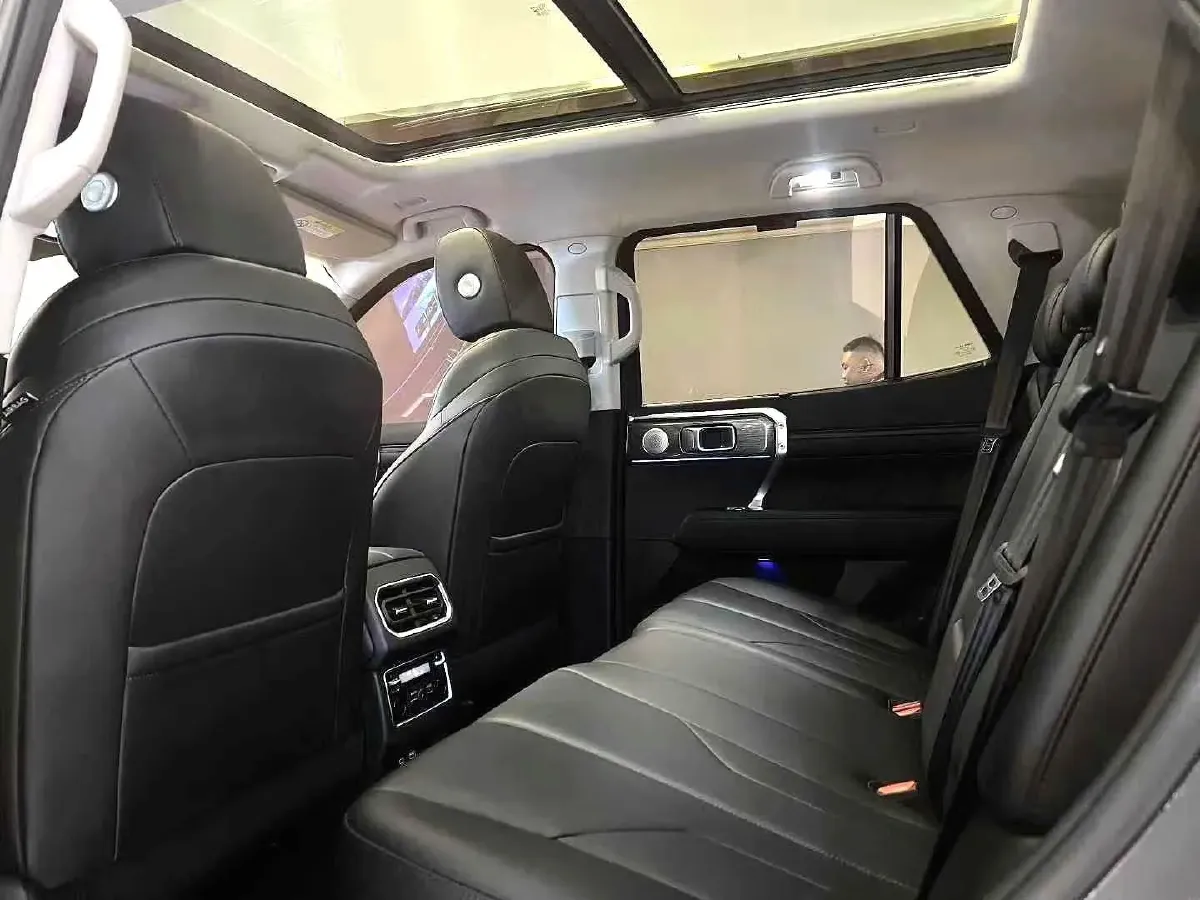 2023 Tank 400 2.0T 252HP L4 9AT PHEV 37.1KWH,autocango,china used car exporter,china ev exporter,chinese used car exporter,chinese used ev exporter