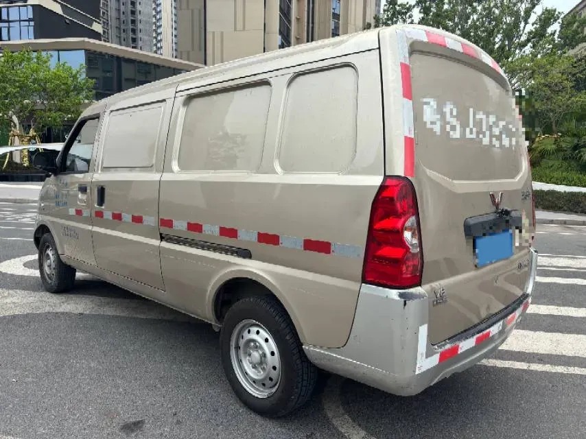 2021 WuLing RongGuang 1.5L 99HP L4 5MT,autocango,china used car exporter,china ev exporter,chinese used car exporter,chinese used ev exporter