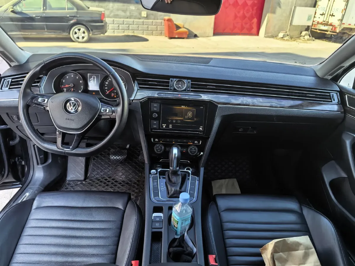 2019 Volkswagen Magotan 2.0T 186HP L4 7DCT,autocango,china used car exporter,china ev exporter,chinese used car exporter,chinese used ev exporter