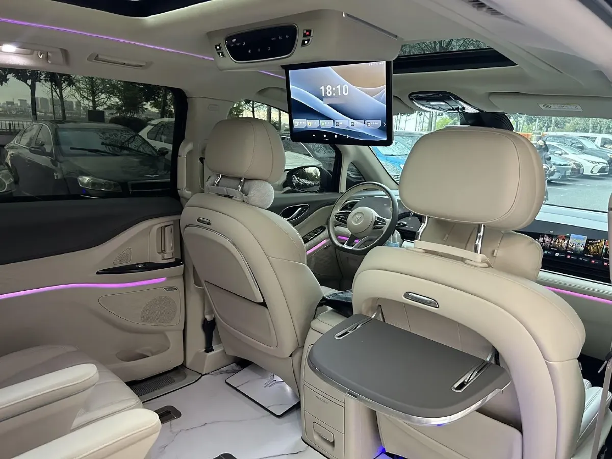 2022 Voyah Dream 1.5T 136HP L4 PHEV 25.57KWH,autocango,china used car exporter,china ev exporter,chinese used car exporter,chinese used ev exporter