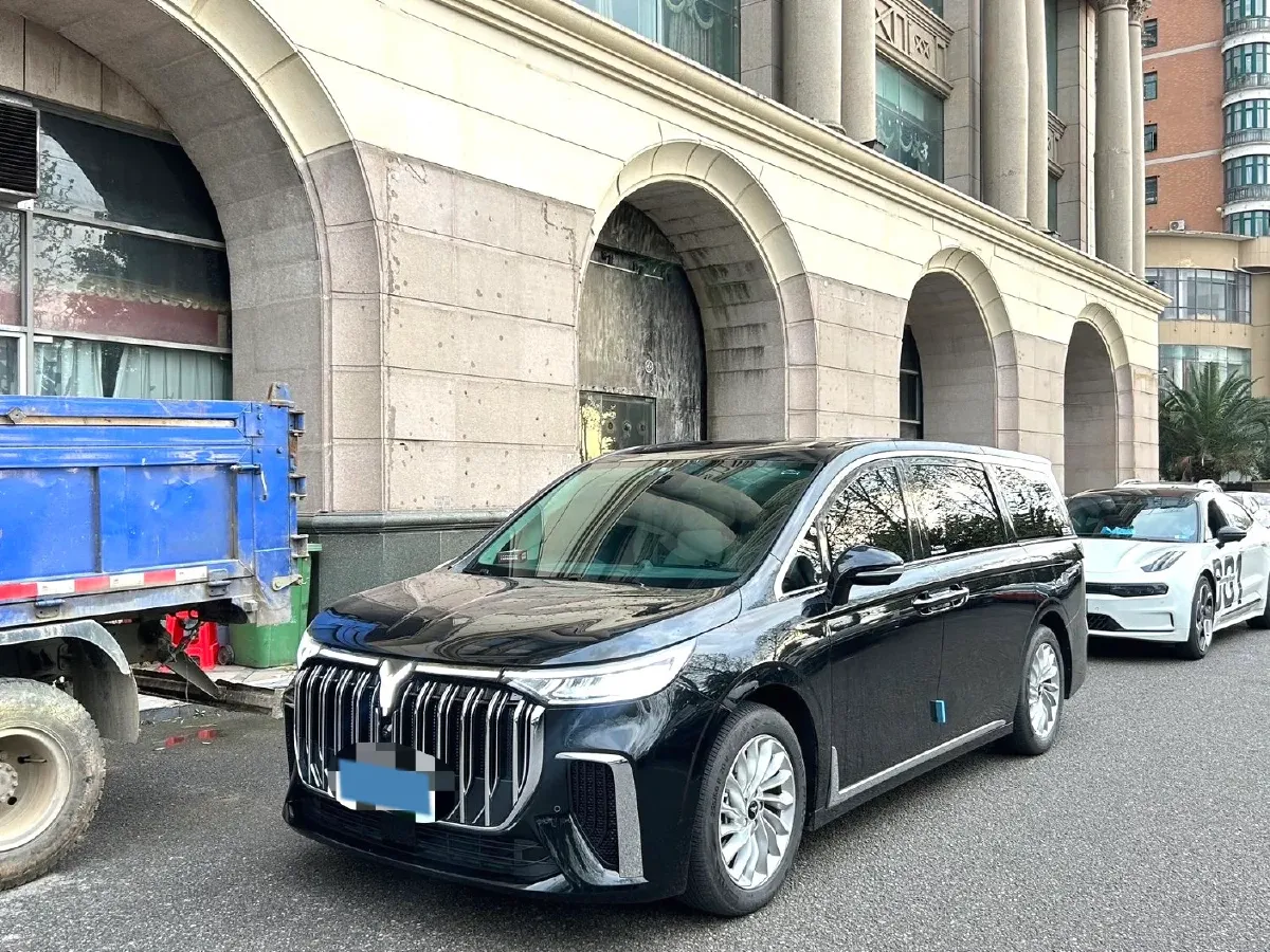 2022 Voyah Dream 1.5T 136HP L4 PHEV 25.57KWH,autocango,china used car exporter,china ev exporter,chinese used car exporter,chinese used ev exporter