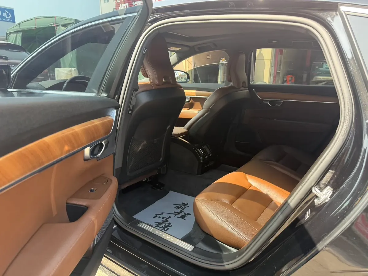 2022 Volvo S90 2.0T 250HP L4 8AT,autocango,china used car exporter,china ev exporter,chinese used car exporter,chinese used ev exporter