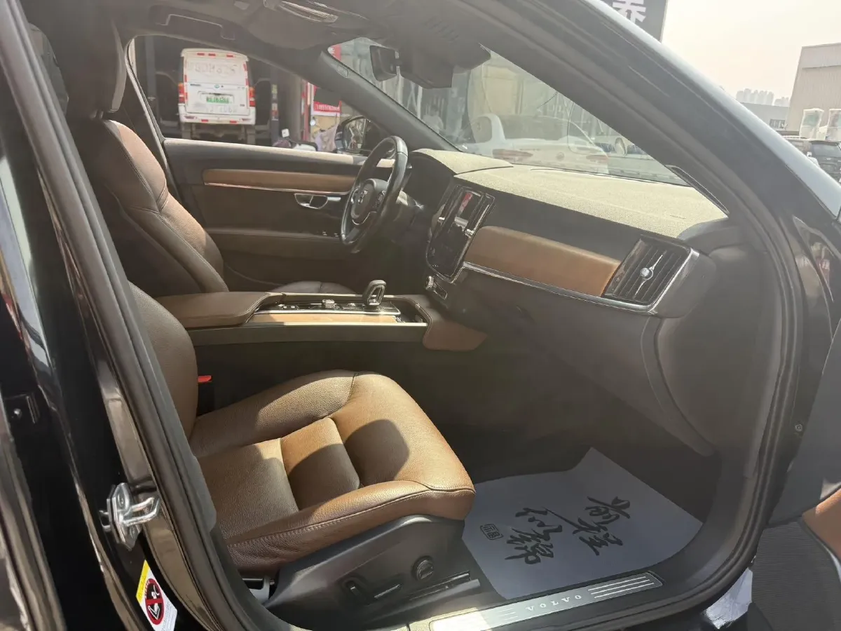 2022 Volvo S90 2.0T 250HP L4 8AT,autocango,china used car exporter,china ev exporter,chinese used car exporter,chinese used ev exporter