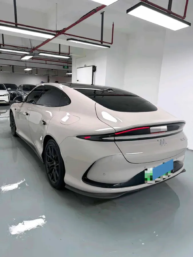 2024 IM L6 BEV 75KWH,autocango,china used car exporter,china ev exporter,chinese used car exporter,chinese used ev exporter