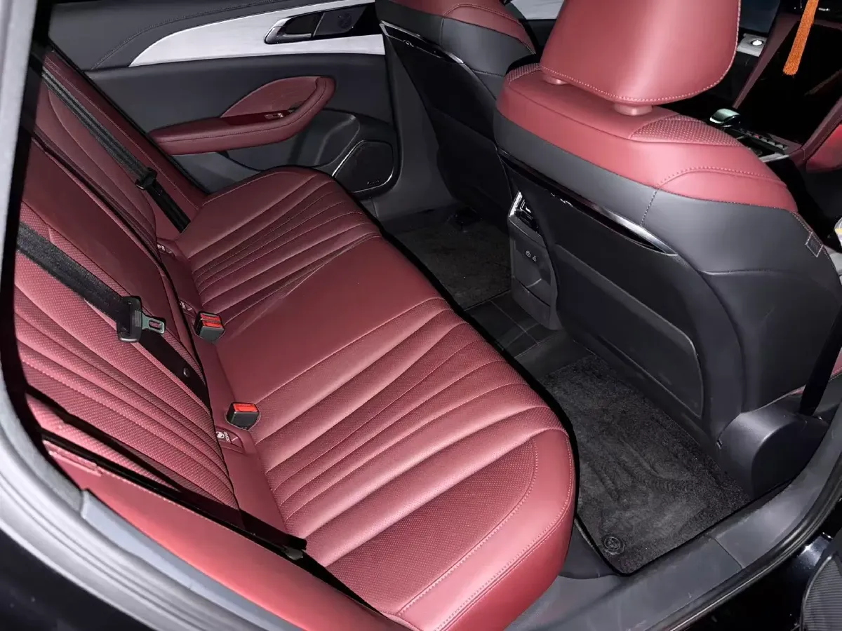 2025 HongQi H5 1.5T 169HP L4 1DHT Hybrid,autocango,china used car exporter,china ev exporter,chinese used car exporter,chinese used ev exporter