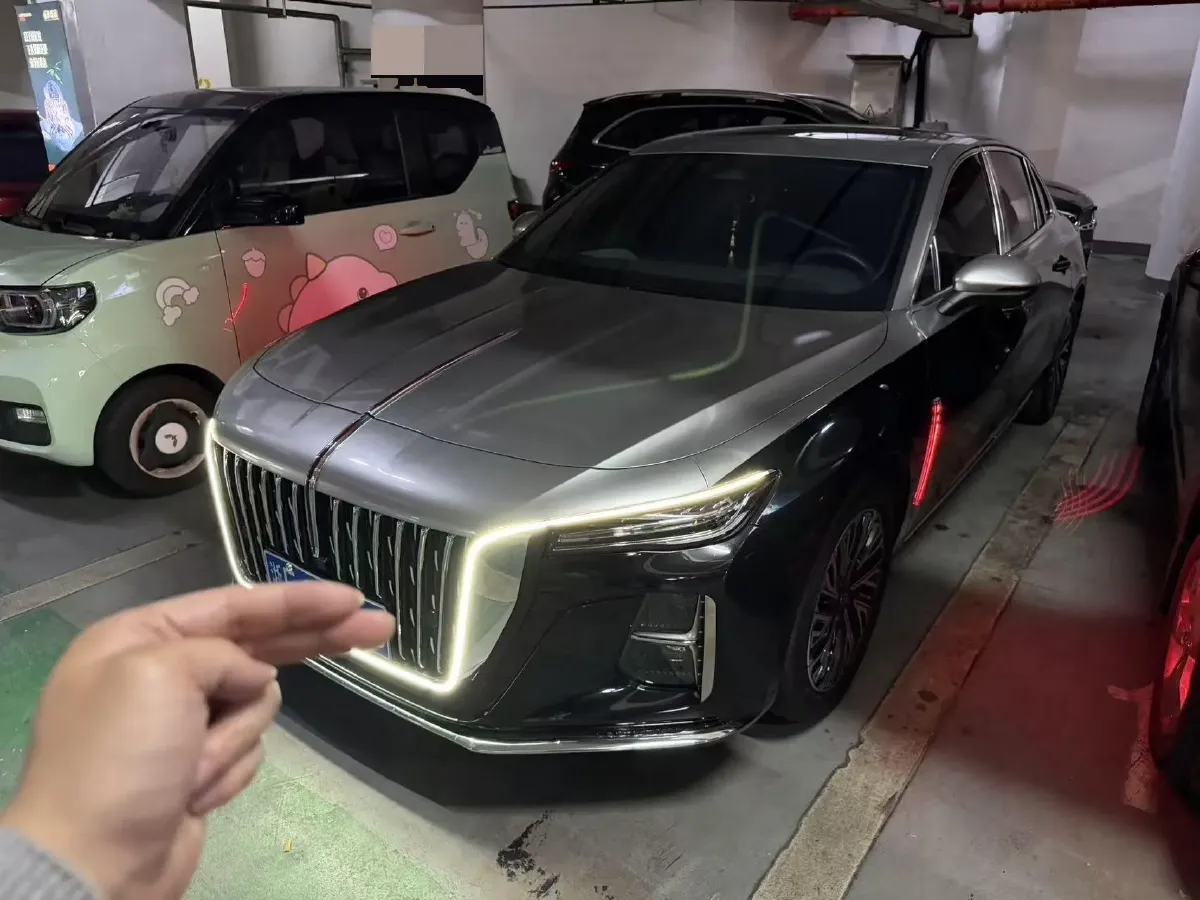 2025 HongQi H5 1.5T 169HP L4 1DHT Hybrid,autocango,china used car exporter,china ev exporter,chinese used car exporter,chinese used ev exporter