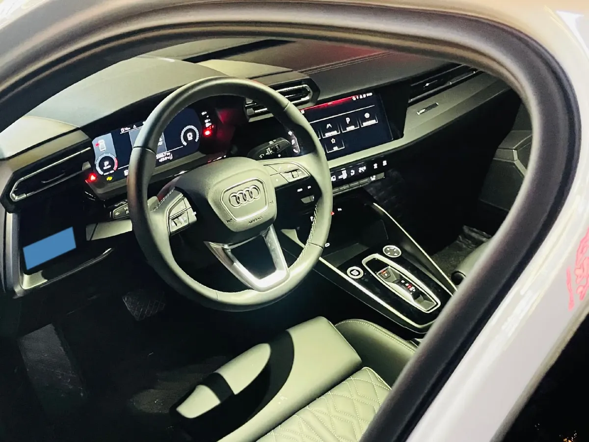 2025 Audi A3 1.5T 160HP L4 7DCT,autocango,china used car exporter,china ev exporter,chinese used car exporter,chinese used ev exporter