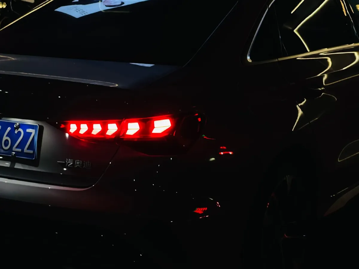 2025 Audi A3 1.5T 160HP L4 7DCT,autocango,china used car exporter,china ev exporter,chinese used car exporter,chinese used ev exporter