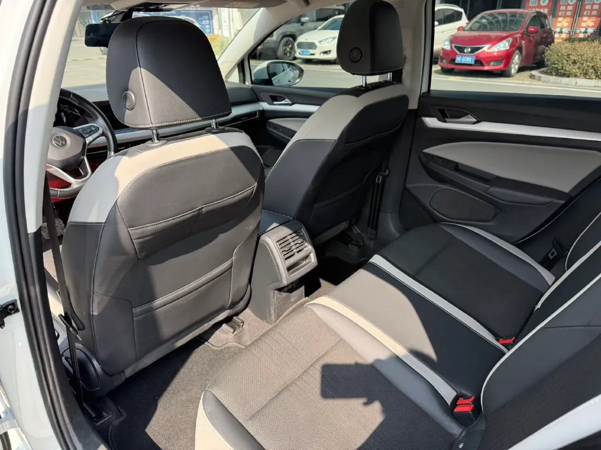 2021 Volkswagen Golf 1.2T 116HP L4 7DCT,autocango,china used car exporter,china ev exporter,chinese used car exporter,chinese used ev exporter