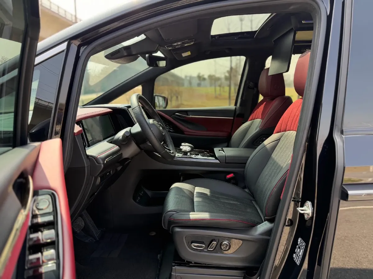 2023 GAC Trumpchi M8 2.0T 252HP L4 8AT,autocango,china used car exporter,china ev exporter,chinese used car exporter,chinese used ev exporter