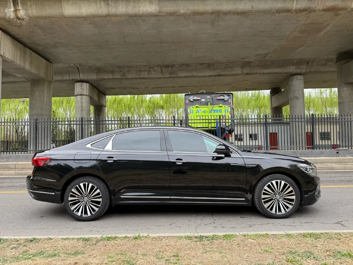 2020 Volkswagen Passat 2.0T 186HP L4 7DCT,autocango,china used car exporter,china ev exporter,chinese used car exporter,chinese used ev exporter