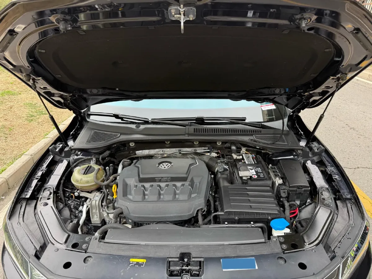 2020 Volkswagen Passat 2.0T 186HP L4 7DCT,autocango,china used car exporter,china ev exporter,chinese used car exporter,chinese used ev exporter