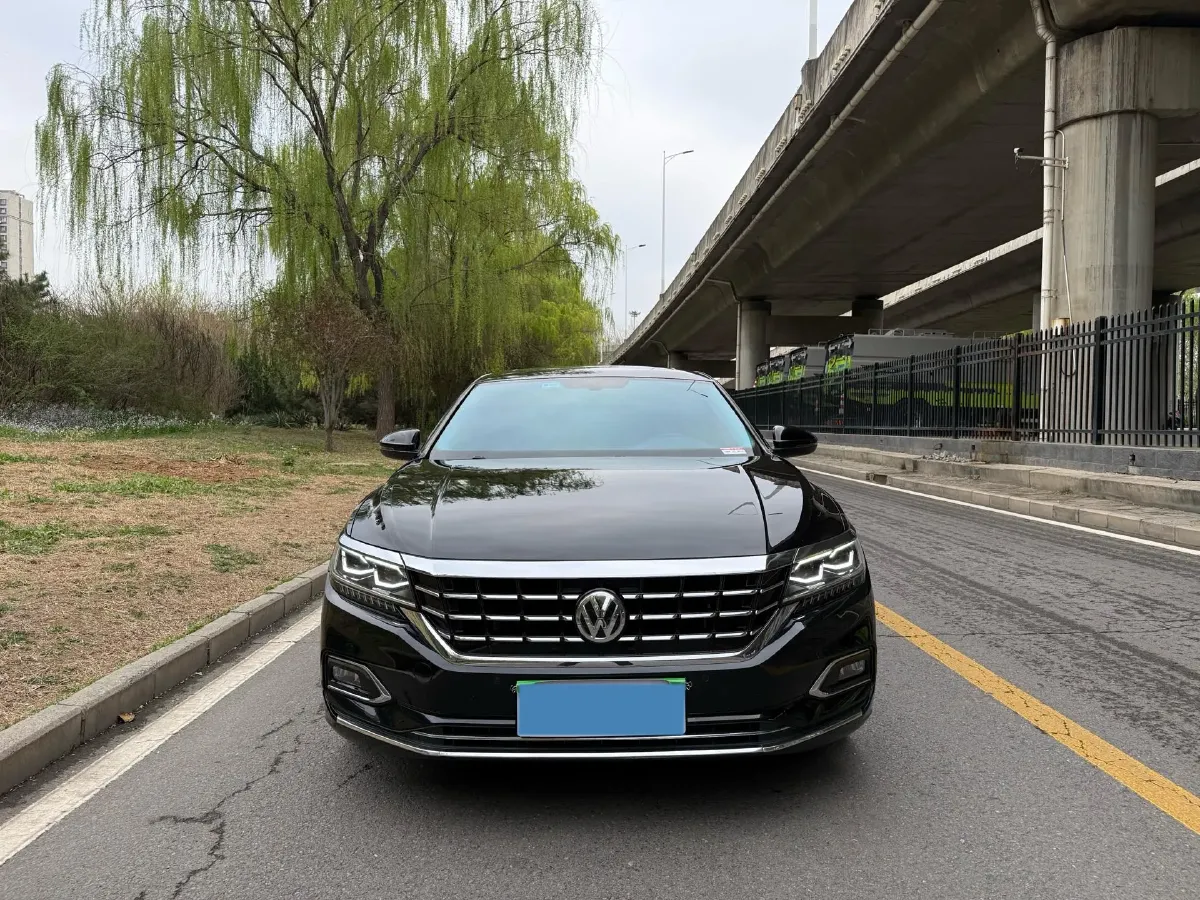 2020 Volkswagen Passat 2.0T 186HP L4 7DCT,autocango,china used car exporter,china ev exporter,chinese used car exporter,chinese used ev exporter