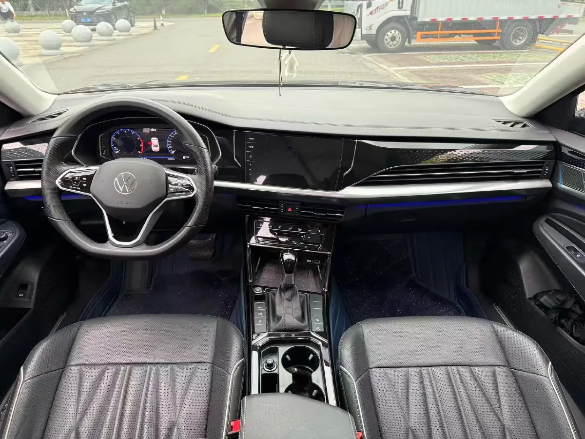 2023 Volkswagen Passat 2.0T 186HP L4 7DCT,autocango,china used car exporter,china ev exporter,chinese used car exporter,chinese used ev exporter