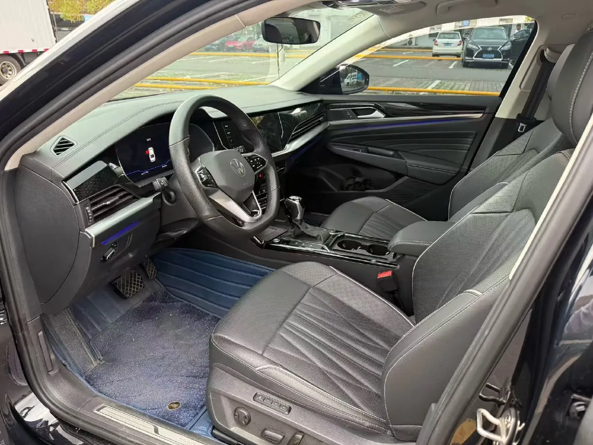 2023 Volkswagen Passat 2.0T 186HP L4 7DCT,autocango,china used car exporter,china ev exporter,chinese used car exporter,chinese used ev exporter