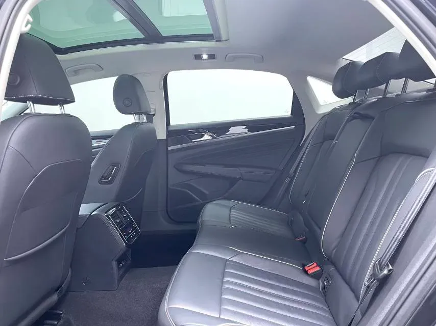 2023 Volkswagen Passat 2.0T 186HP L4 7DCT,autocango,china used car exporter,china ev exporter,chinese used car exporter,chinese used ev exporter