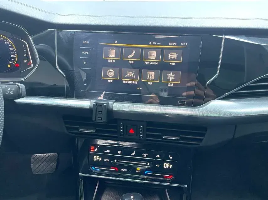 2023 Volkswagen Passat 2.0T 186HP L4 7DCT,autocango,china used car exporter,china ev exporter,chinese used car exporter,chinese used ev exporter