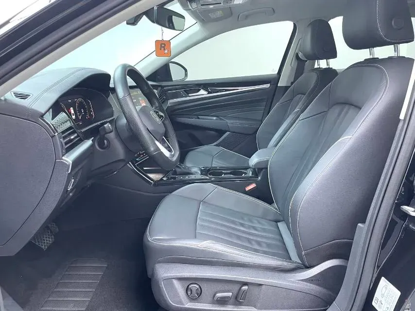 2023 Volkswagen Passat 2.0T 186HP L4 7DCT,autocango,china used car exporter,china ev exporter,chinese used car exporter,chinese used ev exporter