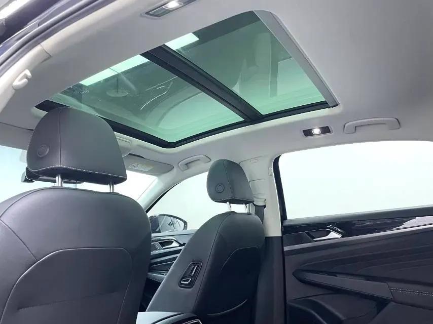 2023 Volkswagen Passat 2.0T 186HP L4 7DCT,autocango,china used car exporter,china ev exporter,chinese used car exporter,chinese used ev exporter