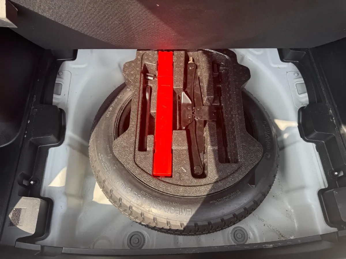 2025 Geely Coolray 1.5L 126HP L4 5MT,autocango,china used car exporter,china ev exporter,chinese used car exporter,chinese used ev exporter