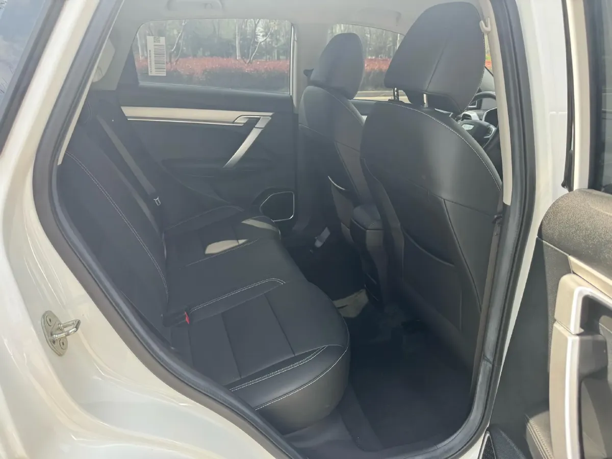 2025 Geely Coolray 1.5L 126HP L4 5MT,autocango,china used car exporter,china ev exporter,chinese used car exporter,chinese used ev exporter