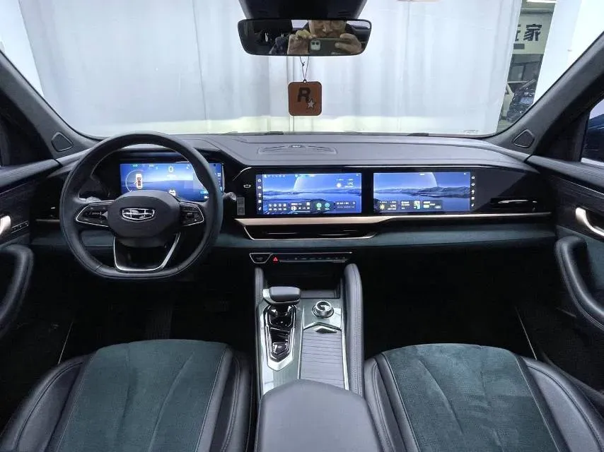 2021 Geely Monjaro 2.0T 218HP L4 7DCT,autocango,china used car exporter,china ev exporter,chinese used car exporter,chinese used ev exporter