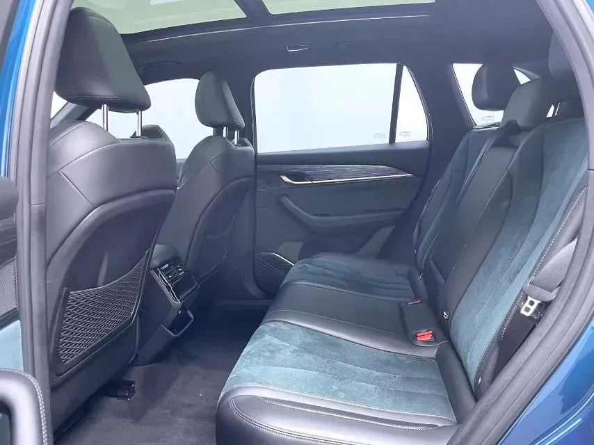 2021 Geely Monjaro 2.0T 218HP L4 7DCT,autocango,china used car exporter,china ev exporter,chinese used car exporter,chinese used ev exporter