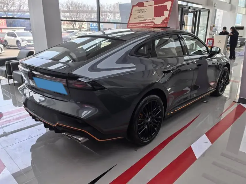 2025 ChangAn UNI-V 2.0T 245HP L4 8AT,autocango,china used car exporter,china ev exporter,chinese used car exporter,chinese used ev exporter