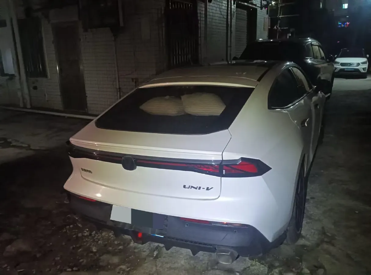 2023 ChangAn UNI-V 1.5T 188HP L4 7DCT,autocango,china used car exporter,china ev exporter,chinese used car exporter,chinese used ev exporter