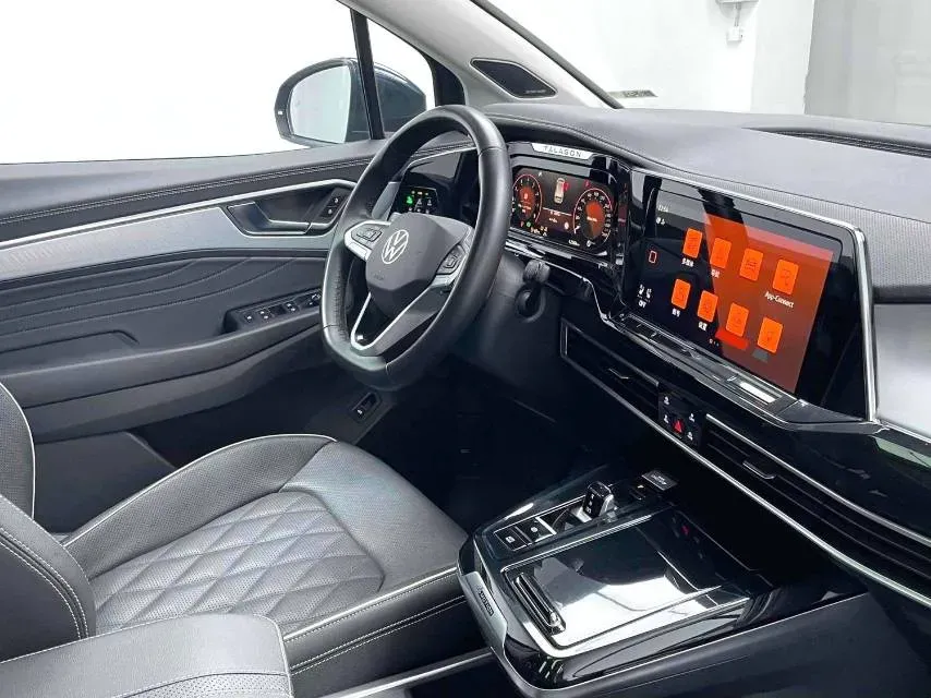 2022 Volkswagen Talagon 2.5T 299HP V6 7DCT,autocango,china used car exporter,china ev exporter,chinese used car exporter,chinese used ev exporter