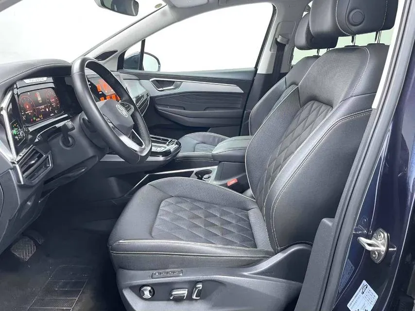 2022 Volkswagen Talagon 2.5T 299HP V6 7DCT,autocango,china used car exporter,china ev exporter,chinese used car exporter,chinese used ev exporter