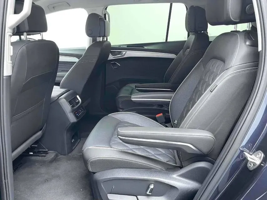 2022 Volkswagen Talagon 2.5T 299HP V6 7DCT,autocango,china used car exporter,china ev exporter,chinese used car exporter,chinese used ev exporter