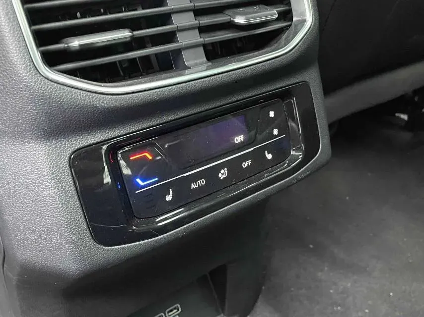 2022 Volkswagen Talagon 2.5T 299HP V6 7DCT,autocango,china used car exporter,china ev exporter,chinese used car exporter,chinese used ev exporter