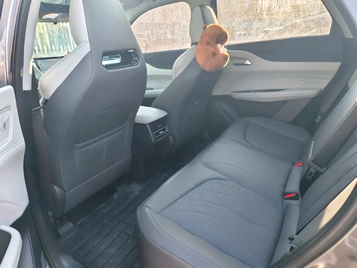 2024 ChangAn UNI-Z 1.5L 98HP L4 E-CVT PHEV 18.4KWH,autocango,china used car exporter,china ev exporter,chinese used car exporter,chinese used ev exporter