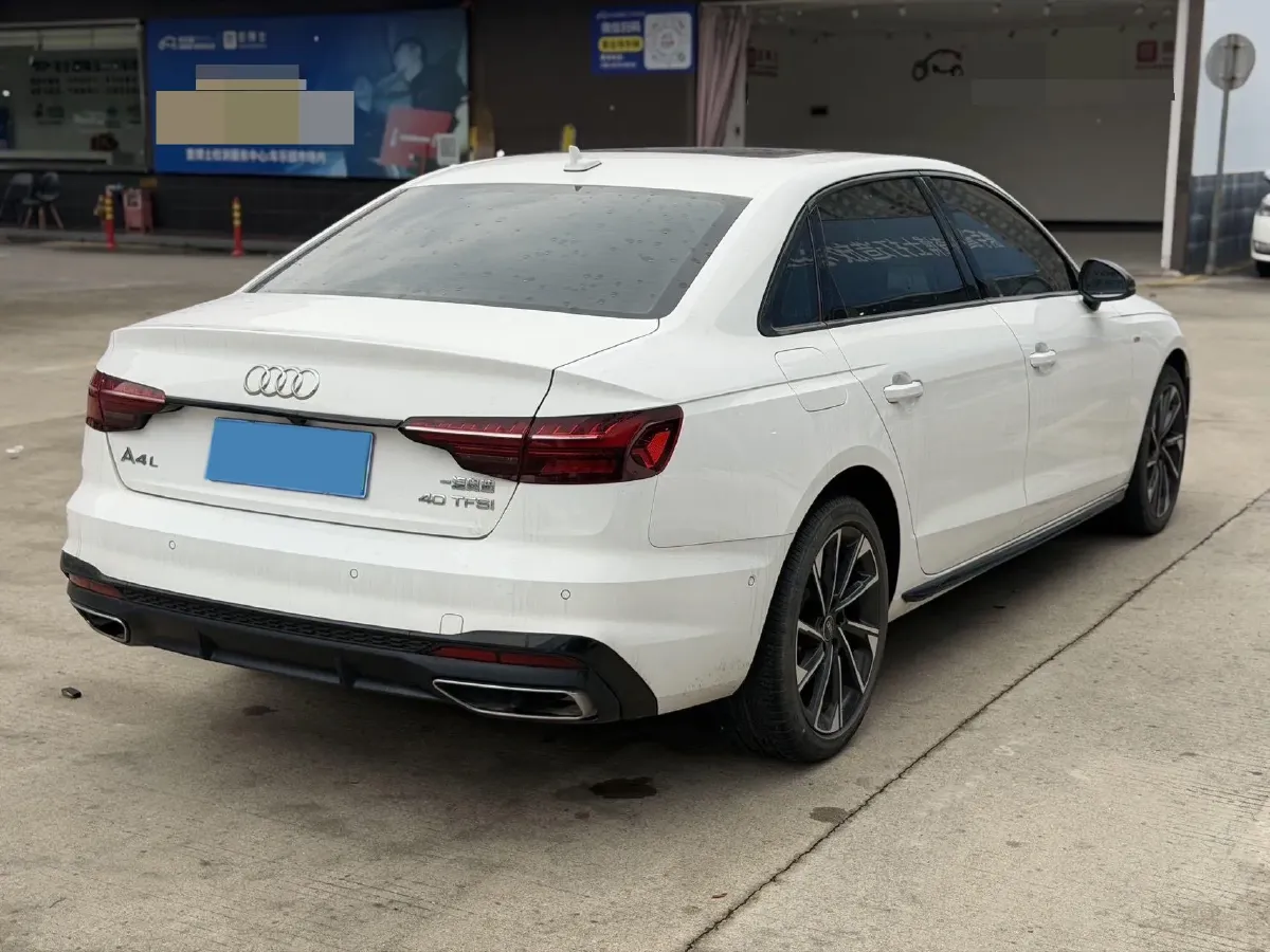 2022 Audi A4L 2.0T 190HP L4 7DCT,autocango,china used car exporter,china ev exporter,chinese used car exporter,chinese used ev exporter
