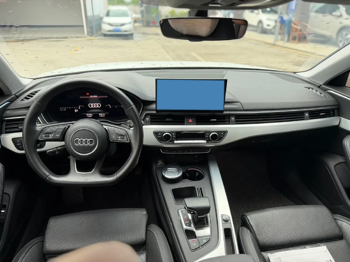 2022 Audi A4L 2.0T 190HP L4 7DCT,autocango,china used car exporter,china ev exporter,chinese used car exporter,chinese used ev exporter