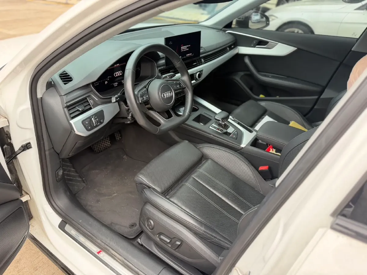 2022 Audi A4L 2.0T 190HP L4 7DCT,autocango,china used car exporter,china ev exporter,chinese used car exporter,chinese used ev exporter