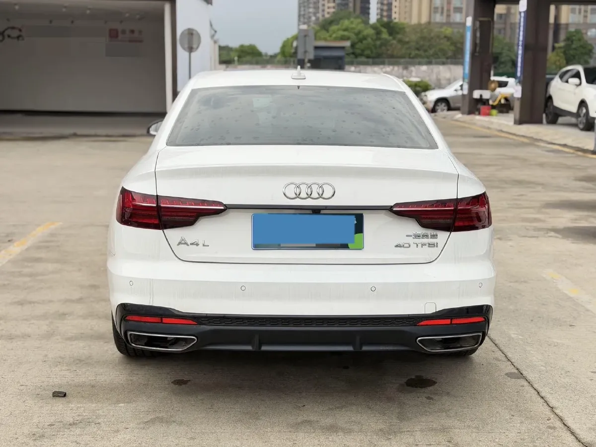 2022 Audi A4L 2.0T 190HP L4 7DCT,autocango,china used car exporter,china ev exporter,chinese used car exporter,chinese used ev exporter