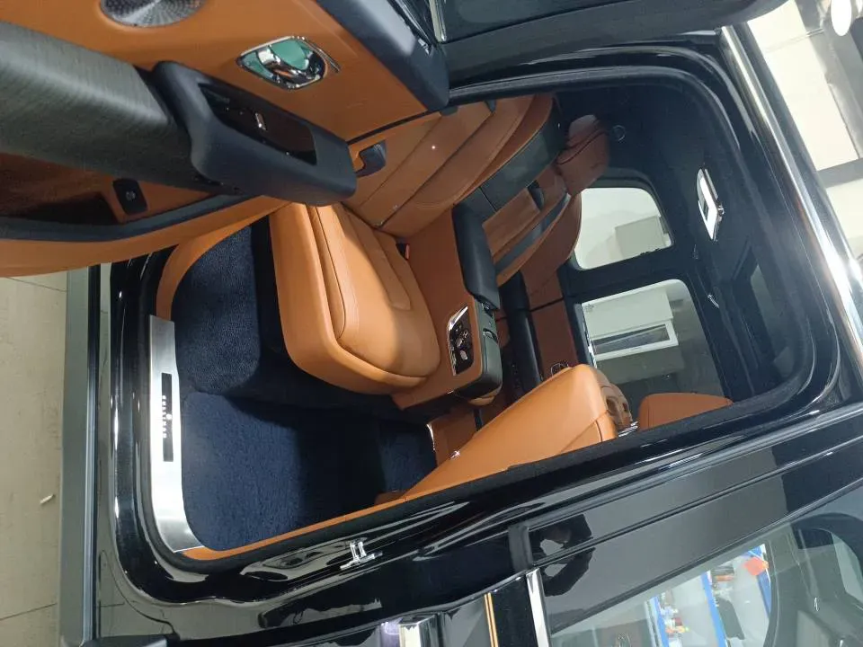 2018 Rolls-Royce Cullinan 6.7T 571HP V12 8AT,autocango,china used car exporter,china ev exporter,chinese used car exporter,chinese used ev exporter