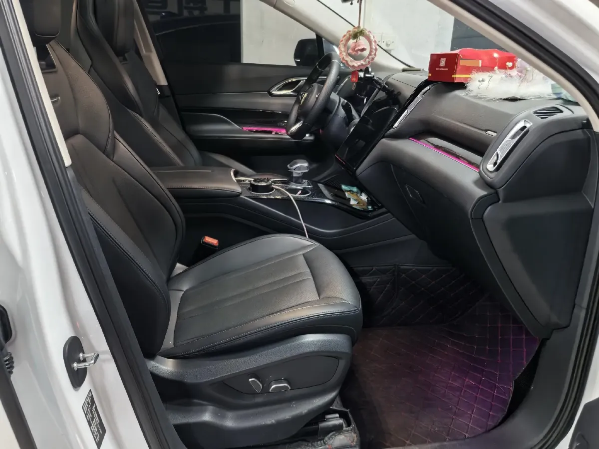 2023 HongQi HS3 1.5T 169HP L4 7DCT,autocango,china used car exporter,china ev exporter,chinese used car exporter,chinese used ev exporter