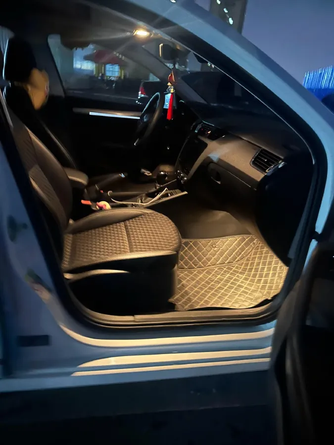 2019 Skoda Octavia 1.2T 116HP L4 7DCT,autocango,china used car exporter,china ev exporter,chinese used car exporter,chinese used ev exporter