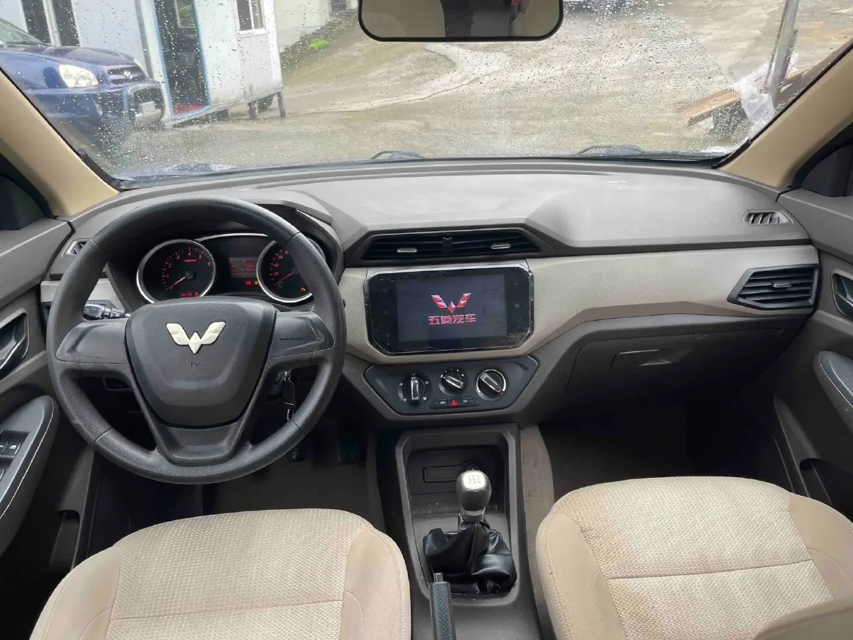 2018 WuLing HongGuang 1.5L 105HP L4 5MT,autocango,china used car exporter,china ev exporter,chinese used car exporter,chinese used ev exporter