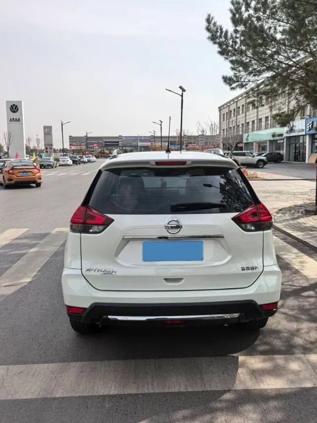 2022 Nissan X-Trail 2.0L 151HP L4 CVT,autocango,china used car exporter,china ev exporter,chinese used car exporter,chinese used ev exporter
