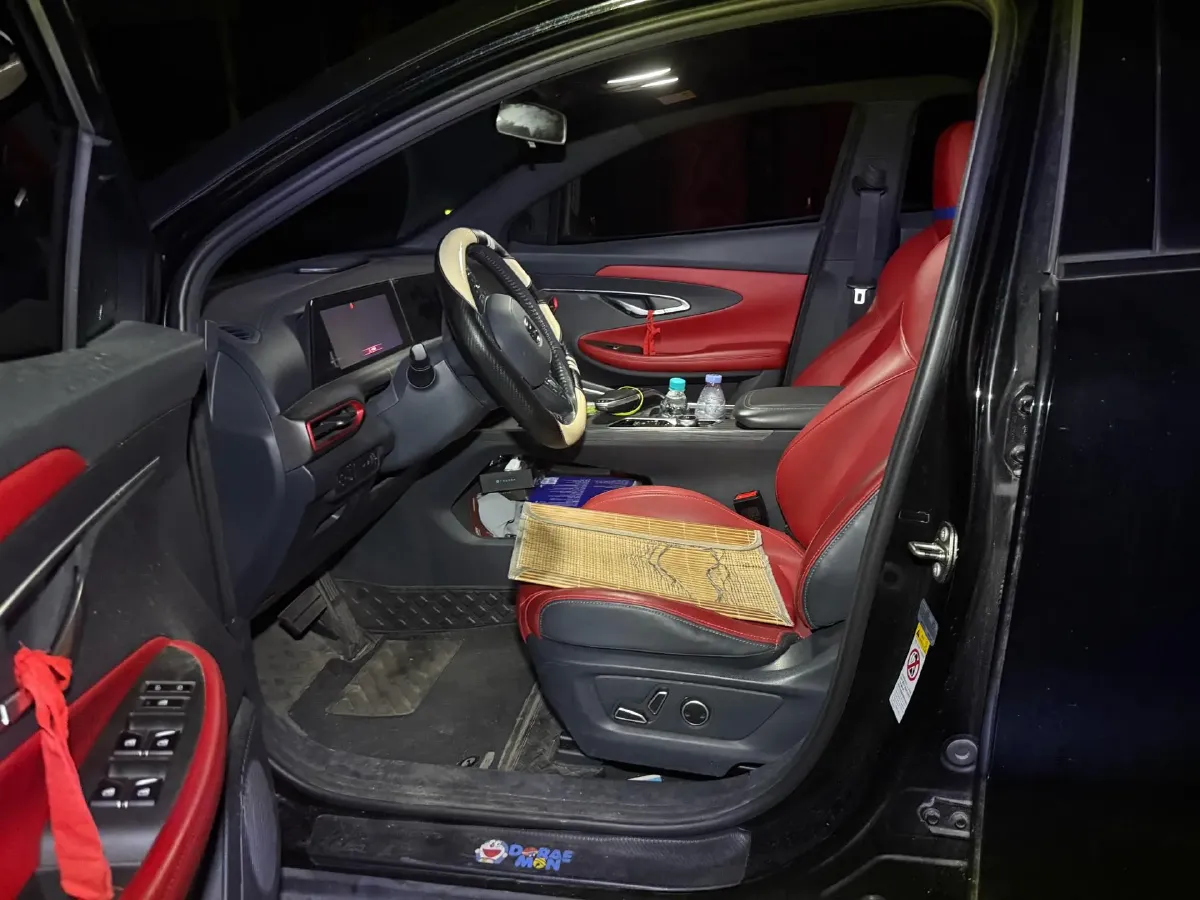 2020 ChangAn UNI-T 1.5T 180HP L4 7DCT,autocango,china used car exporter,china ev exporter,chinese used car exporter,chinese used ev exporter